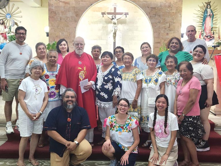 Maryknoll Father John Martin (in vestments), trip participants and Maryknoll affiliates gather for Mass at St. Joseph the Worker parish in Mérida. 