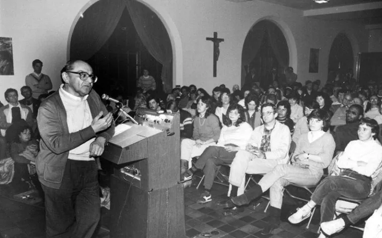 Dominican Father Gustavo Gutiérrez gives a presentation on liberation theology at the Maryknoll seminary in 1984. 