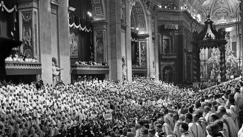 Pope John XXIII leads the opening session of the Second Vatican Council in St. Peter’s Basilica on Oct. 11, 1962. (CNS/L’Osservatore Romano/Vatican City)