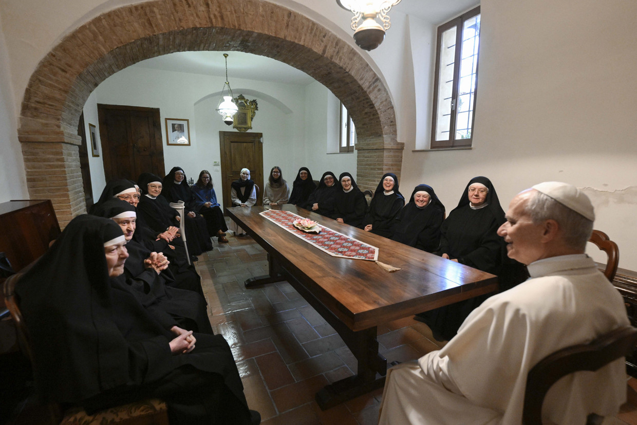 Pope Leo XIV talks with the Augustinian nuns at the Monastery of St. Clare of the Cross in Montefalco, Italy, Nov. 20, 2025. (CNS photo/Vatican Media)
