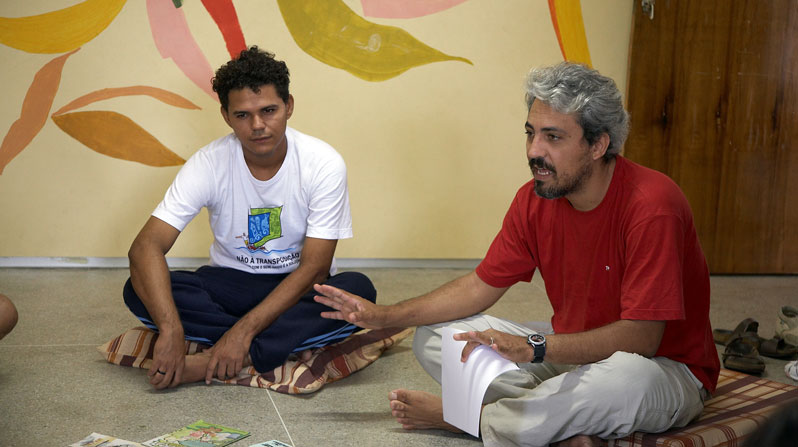 Maryknoll Lay Missioner Flávio José Rocha, who has two decades of experience with Theater of the Oppressed methodology, uses interactive methods to work with groups. (Sean Sprague/Brazil)