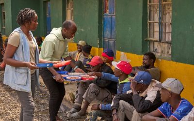 Babluu Ekama Kyamba volunteers in a Nairobi slum with Mama Africa, a service organization, as part of a Maryknoll discernment program for the missionary priesthood. (Paul Jeffrey/Kenya)