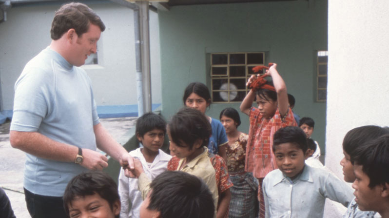 Maryknoll Brother Wayne Fitzpatrick serves in mission in Guatemala in 1978. (Pat Goudvis/Guatemala)