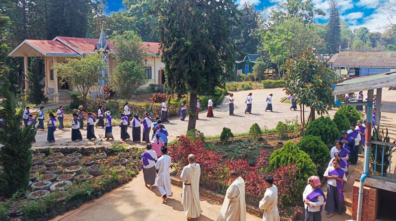 The retreat, based on Zen practice and held April 11-18 for 150 participants, included a walking meditation and other techniques to foster contemplation. (Courtesy of Alfonso Kim/Myanmar)