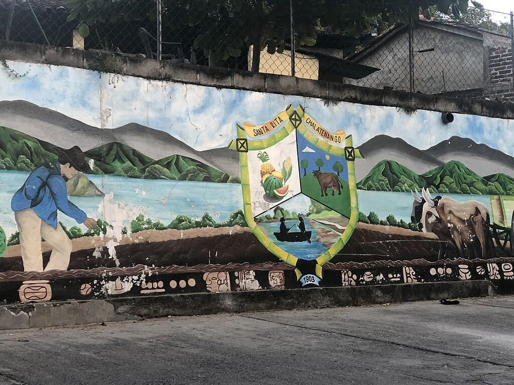 Mural de la vida en el pueblo a la entrada del distrito de Santa Rita en Chalatenango, El Salvador, tomada el 22 de diciembre de 2022. (Wikimedia Commons/El Salvador)