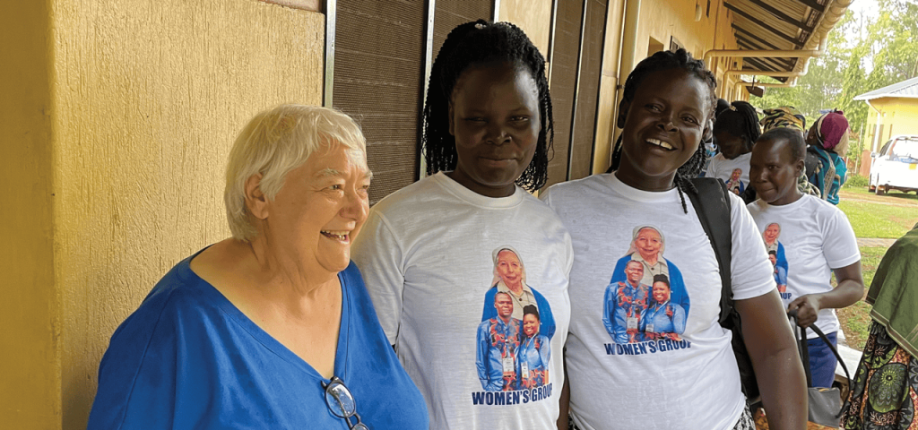 Humphrey y Blaney visitaron a 200 sobrevivientes del Lord’s Resistance Army (LRA), como estas mujeres, que encuentran sanación en grupos liderados por una hermana comboniana. (Misioneros Laicos Maryknoll/Uganda)