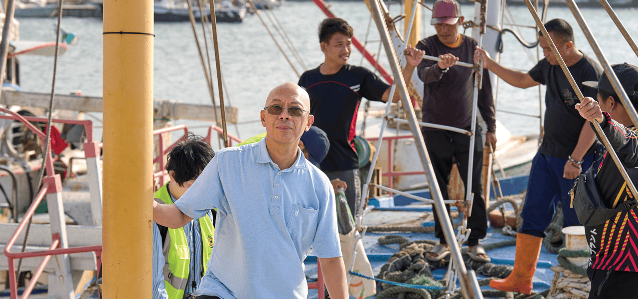 El Padre Maryknoll Joyalito Tajonera lidera el capítulo de Stella Maris en Taiwán que ministra y educa a pescadores migrantes de las Filipinas e Indonesia sobre sus derechos laborales.