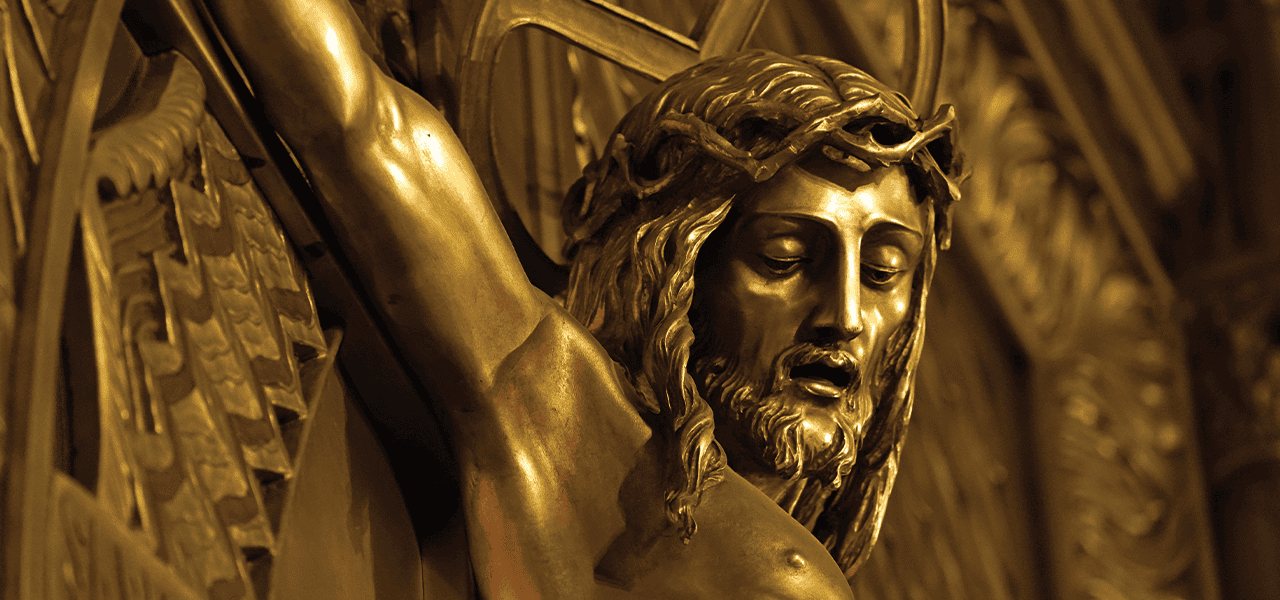 La crucifixión de Cristo es representada en esta escultura en el seminario Immaculate Conception en Huntington, Nueva York. (OSV News/Gregory A. Shemitz)