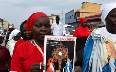 Católicos asisten a una procesión durante el Congreso Nacional Eucarístico en Yuba, Sudán del Sur, el 22 de noviembre del 2024. (OSV News/Samir Bol, Reuters)