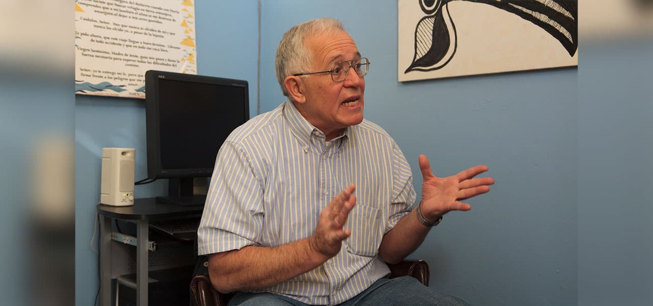 Rubén García, fundador del albergue para personas desamparadas y migrantes Annunciation House de El Paso, Texas, en una entrevista con Maryknoll Magazine el 14 de noviembre del 2012. (Octavio Duran/U.S.)