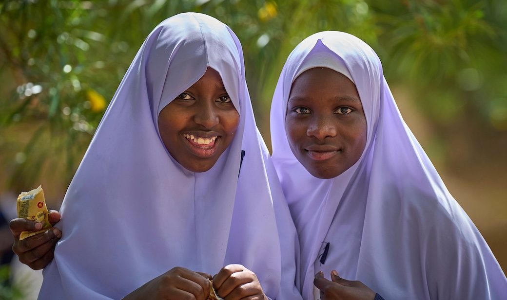 Estudiantes en la escuela secundaria Kitangiri, una escuela pública de escasos recursos en Mwanza, Tanzania. (Paul Jeffrey/Tanzania)