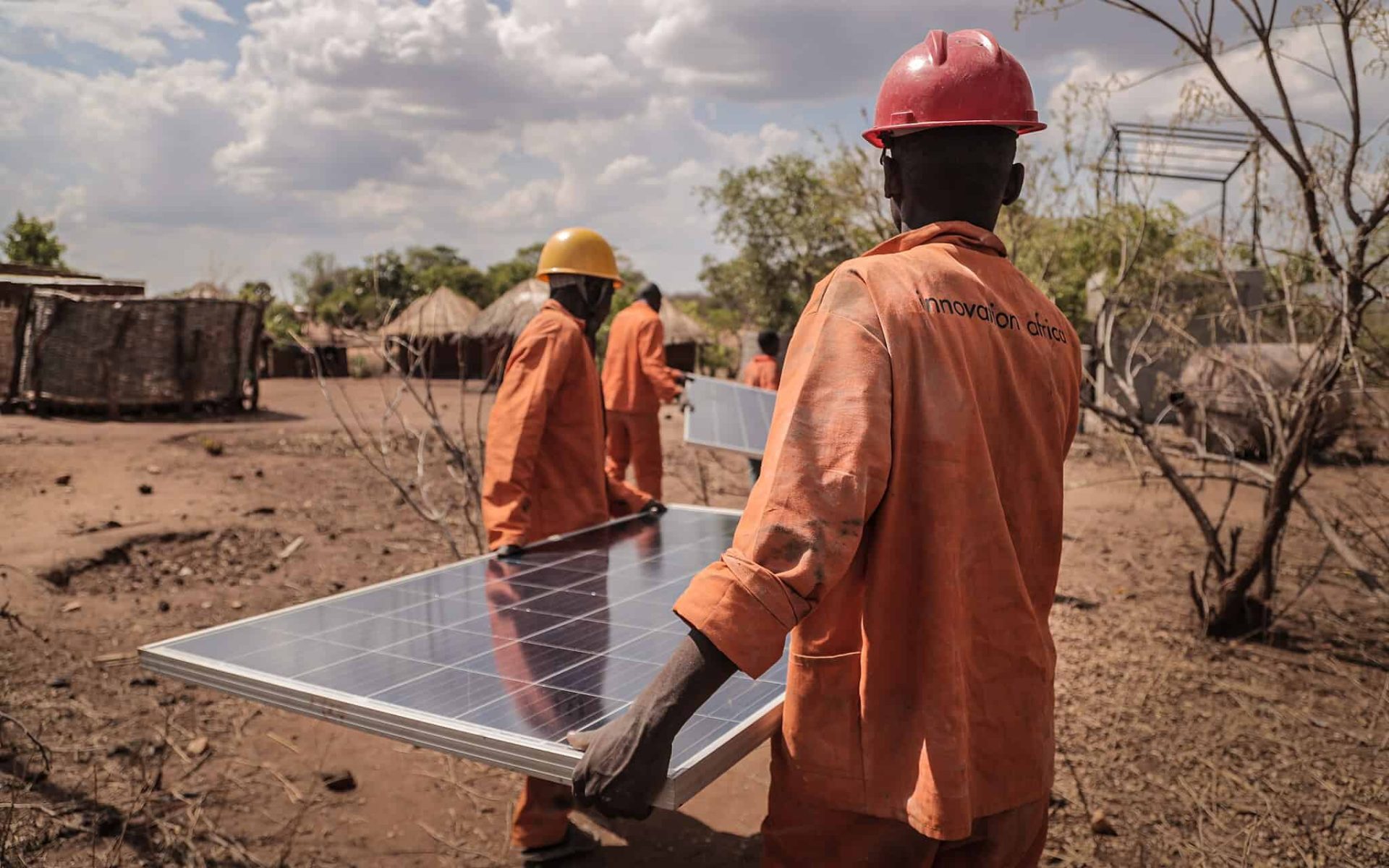 Paneles solares en África (Wikimedia Commons/África)