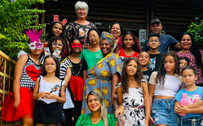 Poco antes de la publicación de este artículo en línea, la Hermana Maryknoll Euphrasia Nyaki falleció inesperadamente. La labor del centro AFYA continúa bajo la dirección del personal que ella formó y capacitó.