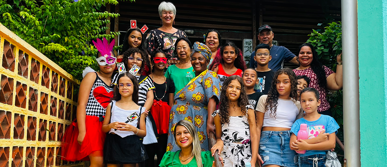 Poco antes de la publicación de este artículo en línea, la Hermana Maryknoll Euphrasia Nyaki falleció inesperadamente. La labor del centro AFYA continúa bajo la dirección del personal que ella formó y capacitó.