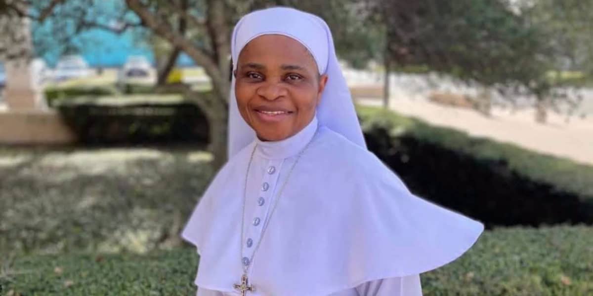 La Hermana Leticia Ugboaja, de la congregación Hijas de María Madre de la Misericordia, aparece en una foto sin fecha publicada en Facebook por la parroquia de Nuestra Señora de los Dolores de McAllen, Texas. La Hermana Leticia fue detenida el 28 de junio de 2026 por agentes del Servicio de Inmigración y Control de Aduanas de EE. UU. cuando se dirigía a una Misa en la iglesia de Nuestra Señora de los Dolores, y fue puesta en libertad varias horas más tarde. (OSV News/Iglesia de Nuestra Señora de los Dolores, Facebook).